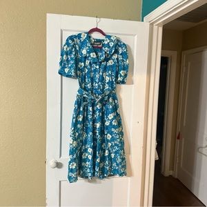 Vintage floral fit and flared dress size L